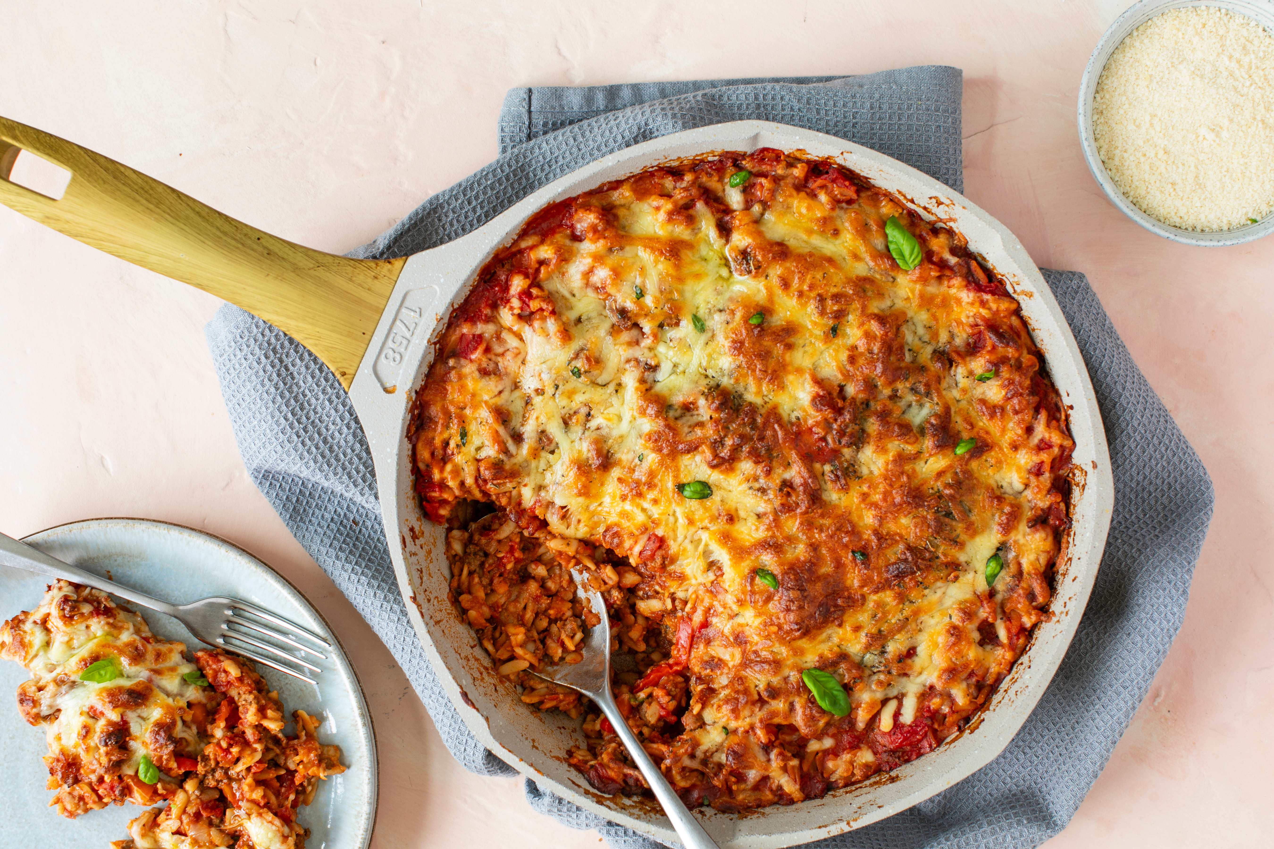 Cheesy Bolognese Orzo