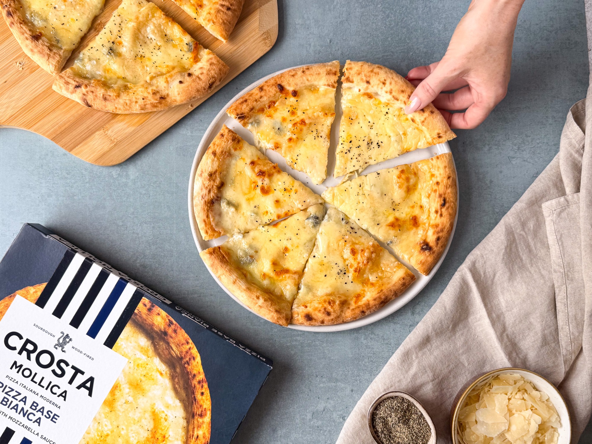 Quattro Formaggi Bianca Pizza