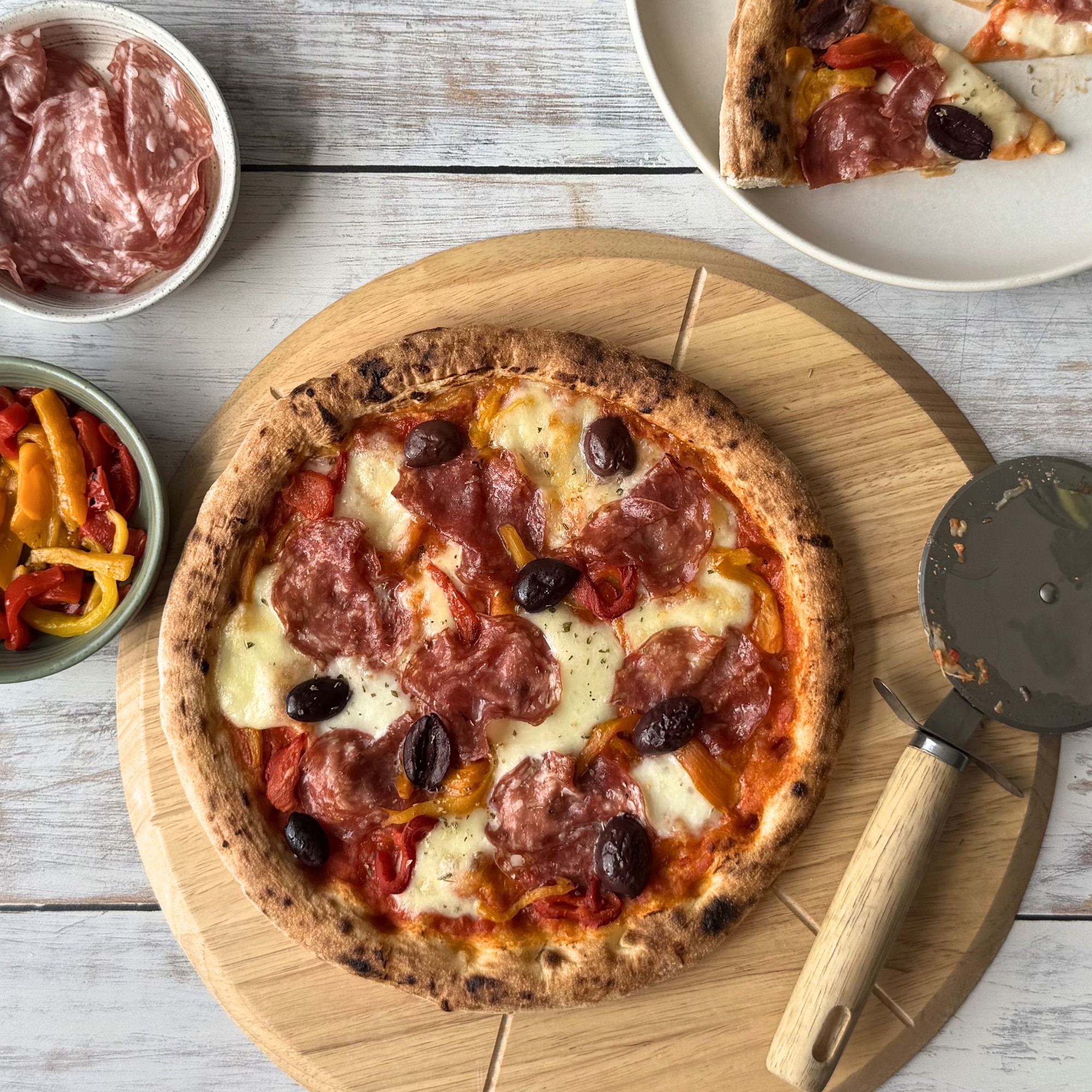 Salami Piccante Pizza