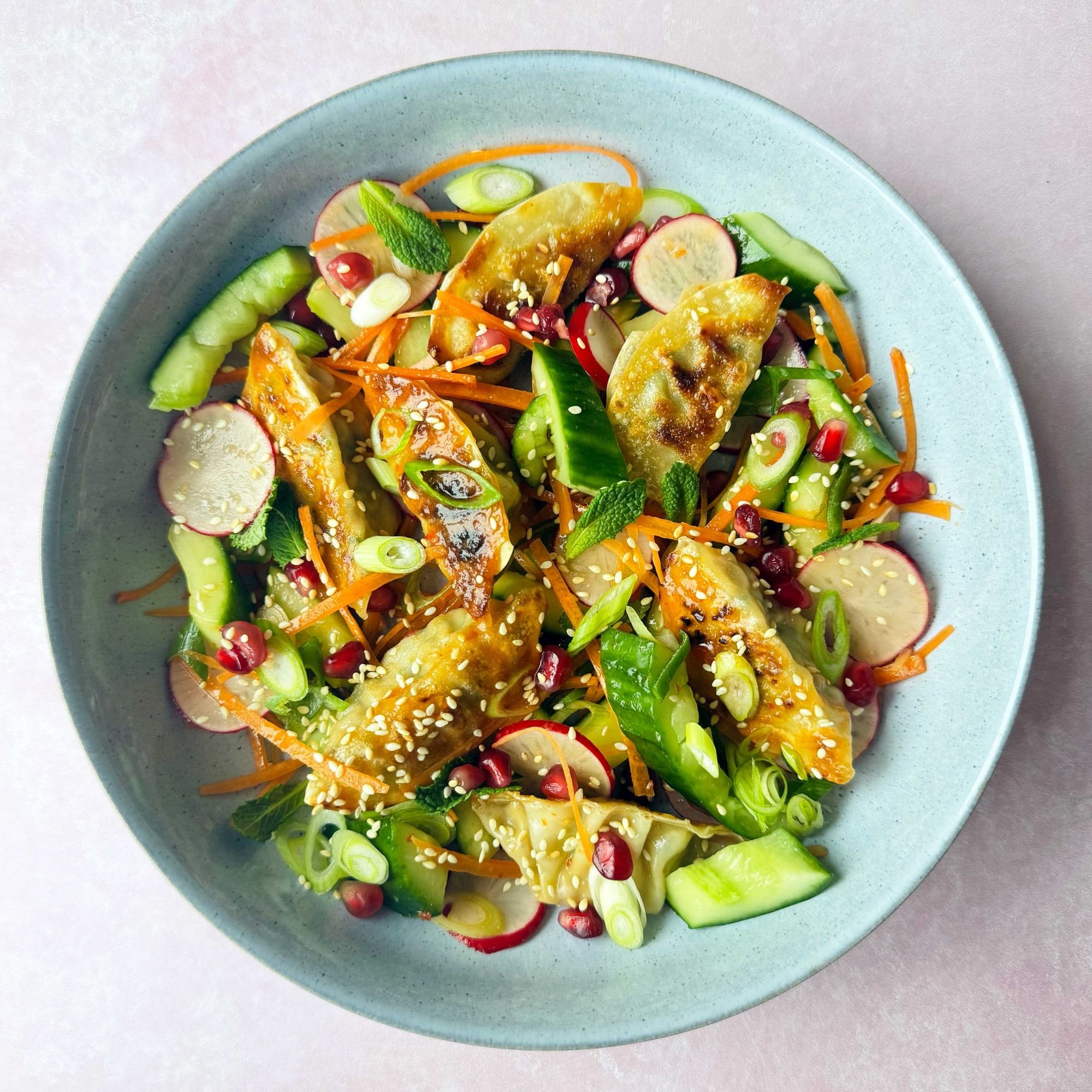 Speedy Sriracha Rainbow Dumpling Salad